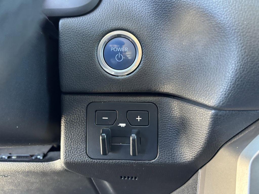 Toyota Tundra Limited CrewMax 2WD Hybrid 2023