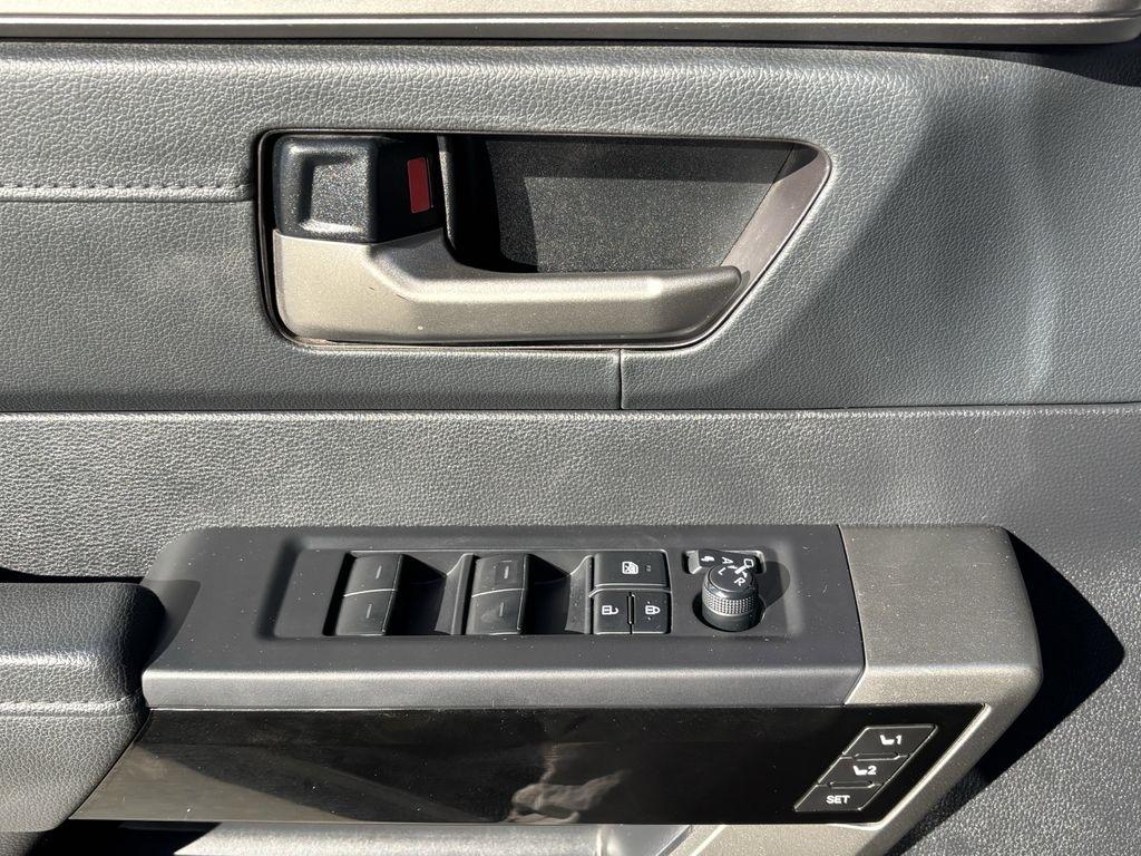 Toyota Tundra Limited CrewMax 2WD Hybrid 2023