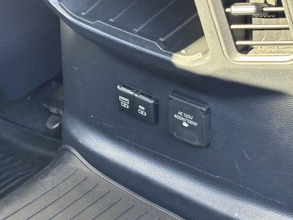 Toyota Tundra Limited CrewMax 2WD Hybrid 2023