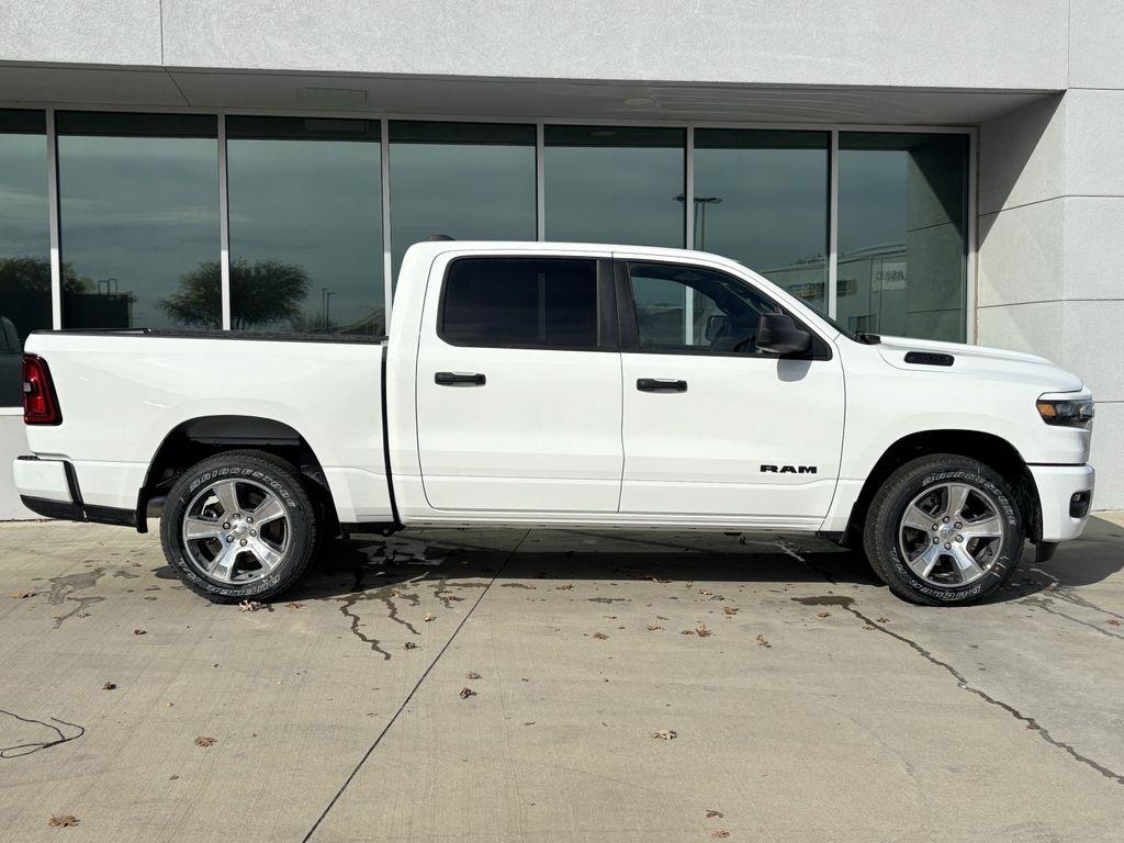 RAM 1500 Tradesman Crew Cab SWB 2WD 2026