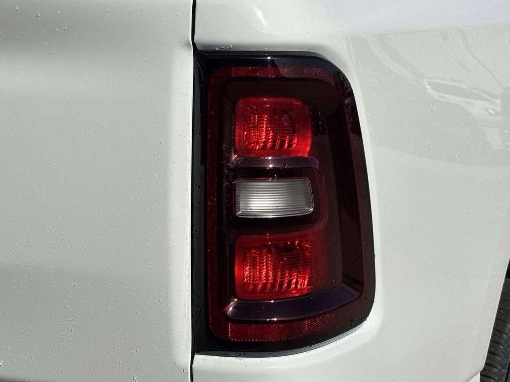 RAM 1500 Tradesman Crew Cab SWB 2WD 2026