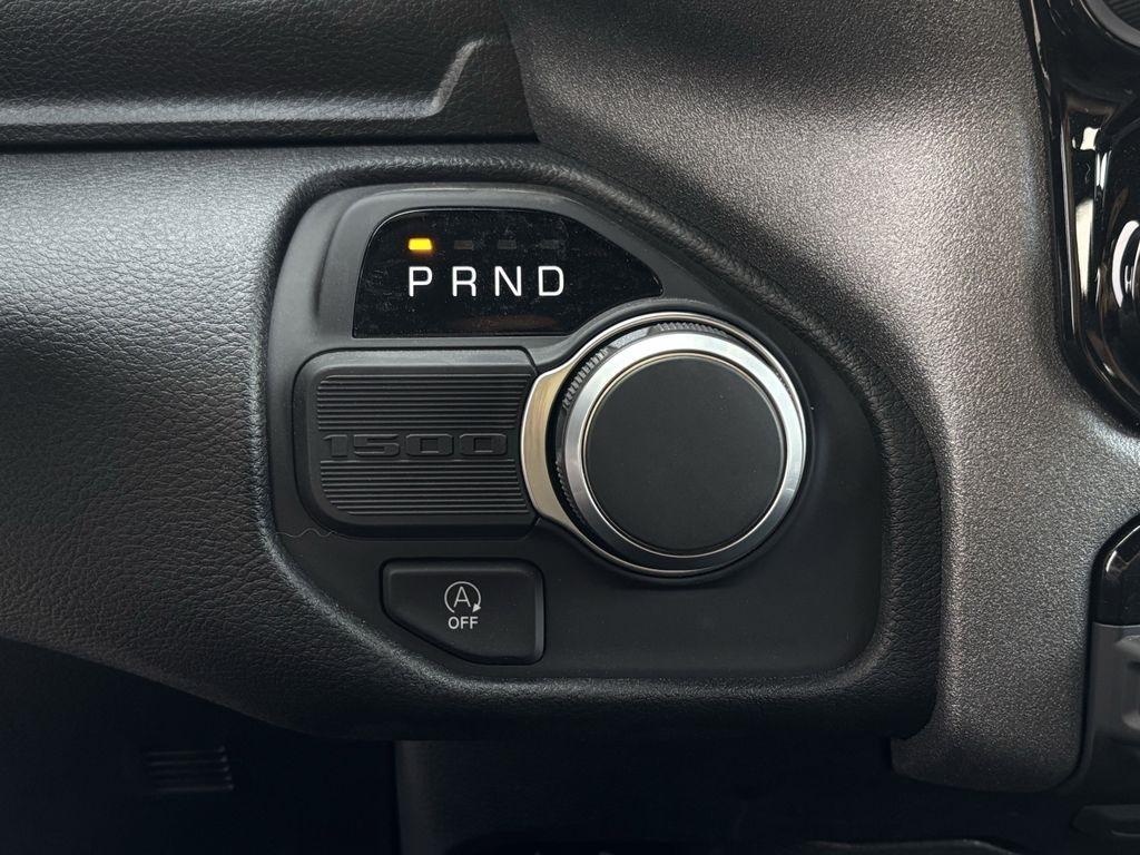 RAM 1500 Tradesman Crew Cab SWB 2WD 2026