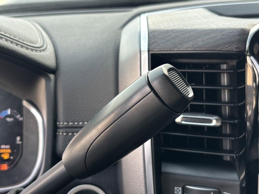 RAM 2500 Laramie Crew Cab 4WD 2026