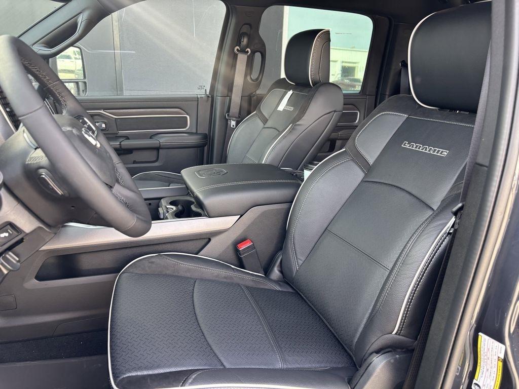 RAM 2500 Laramie Crew Cab 4WD 2026