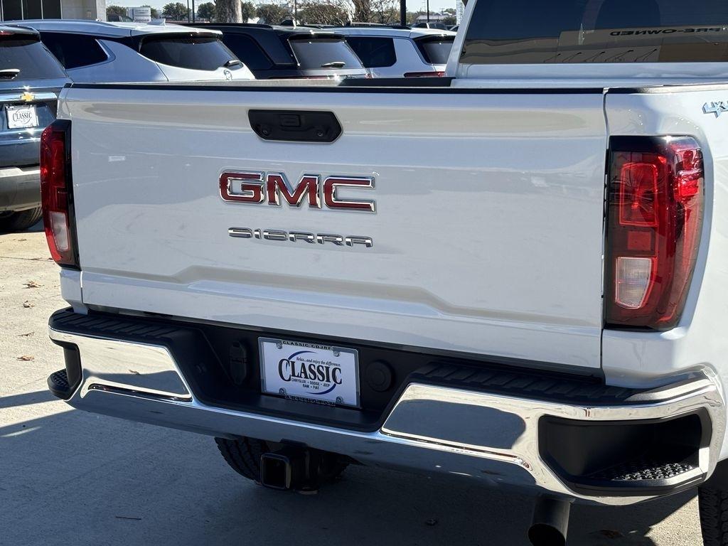 GMC Sierra 2500HD Pro Double Cab 4WD SB 2024