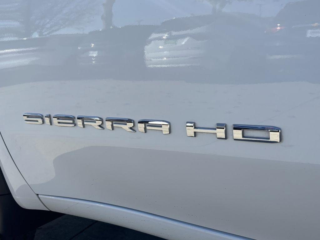 GMC Sierra 2500HD Pro Double Cab 4WD SB 2024