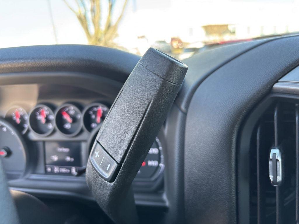 GMC Sierra 2500HD Pro Double Cab 4WD SB 2024