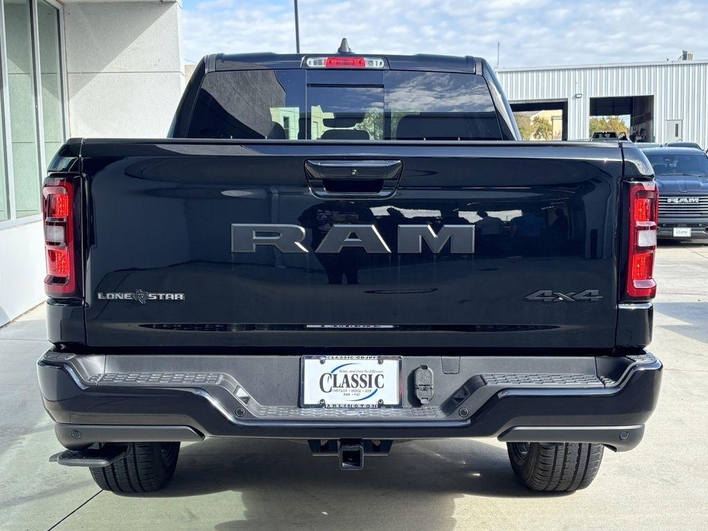 RAM 1500 Big Horn Crew Cab SWB 4WD 2025