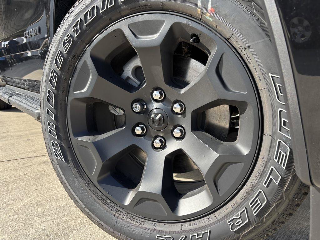 RAM 1500 Big Horn Crew Cab SWB 4WD 2025