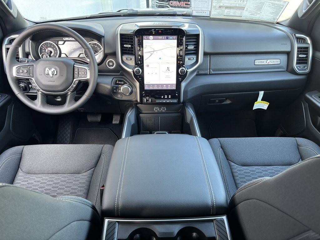 RAM 1500 Big Horn Crew Cab SWB 4WD 2025