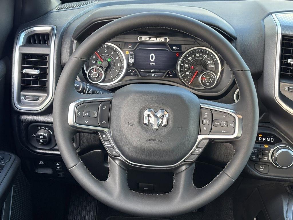 RAM 1500 Big Horn Crew Cab SWB 4WD 2025