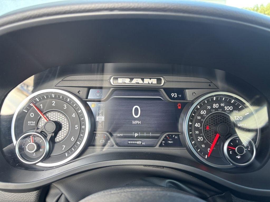 RAM 1500 Big Horn Crew Cab SWB 4WD 2025