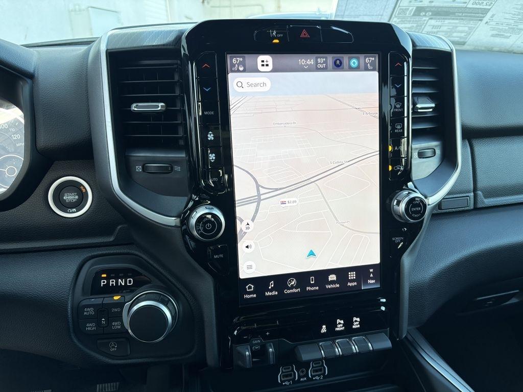 RAM 1500 Big Horn Crew Cab SWB 4WD 2025