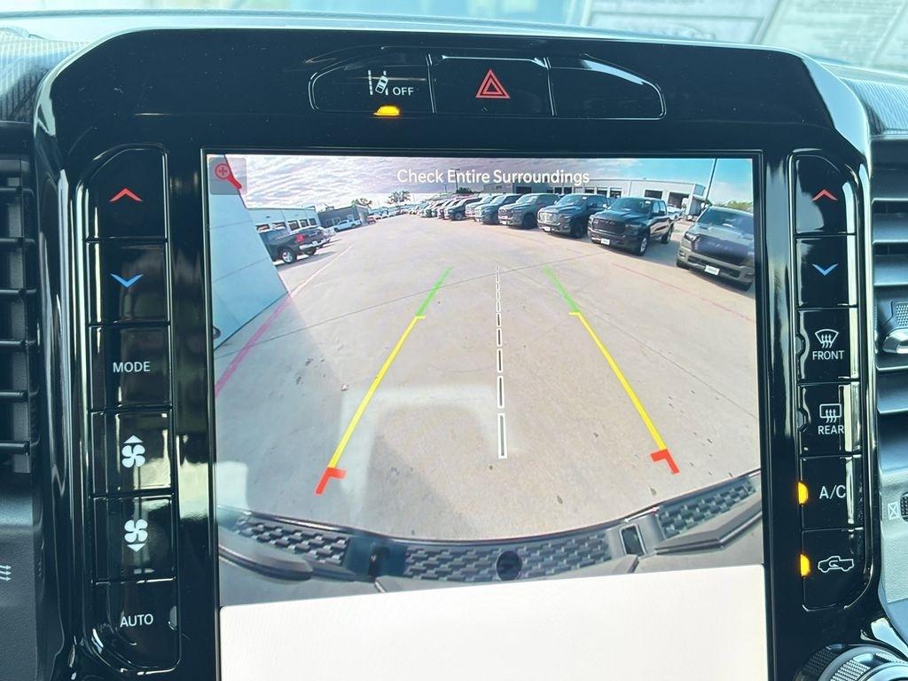 RAM 1500 Big Horn Crew Cab SWB 4WD 2025