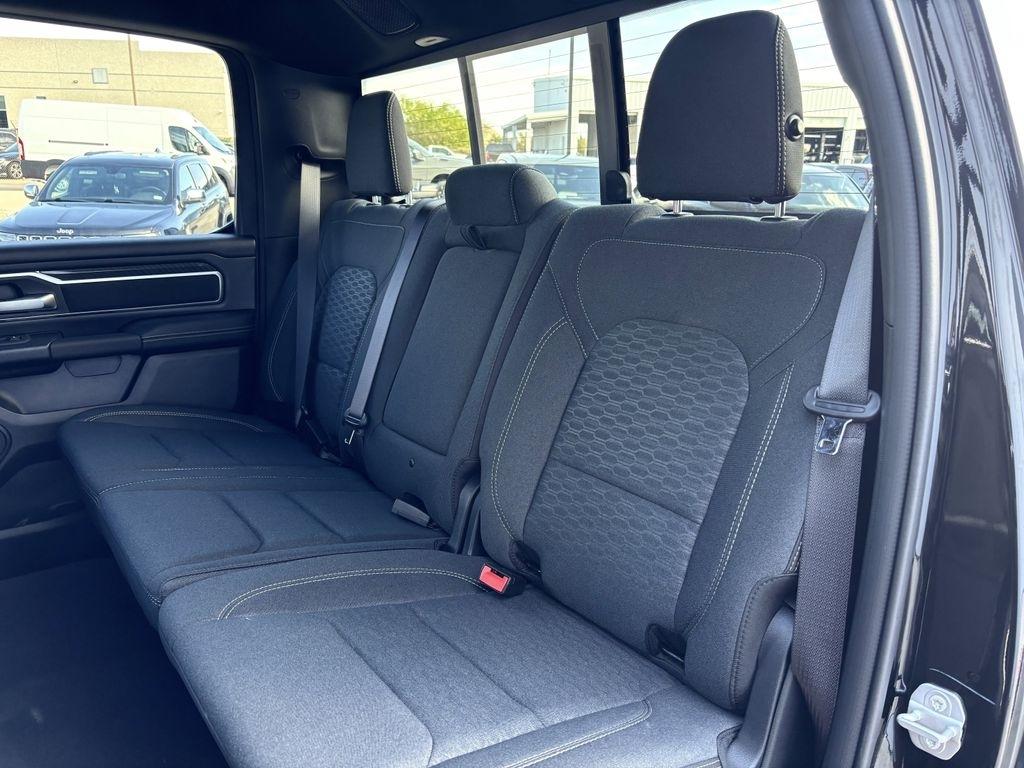 RAM 1500 Big Horn Crew Cab SWB 4WD 2025