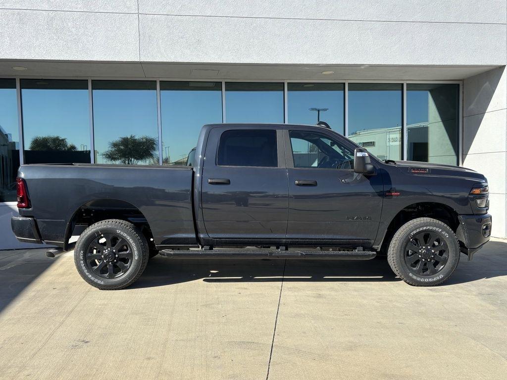RAM 2500 Big Horn Crew Cab 4WD 2026