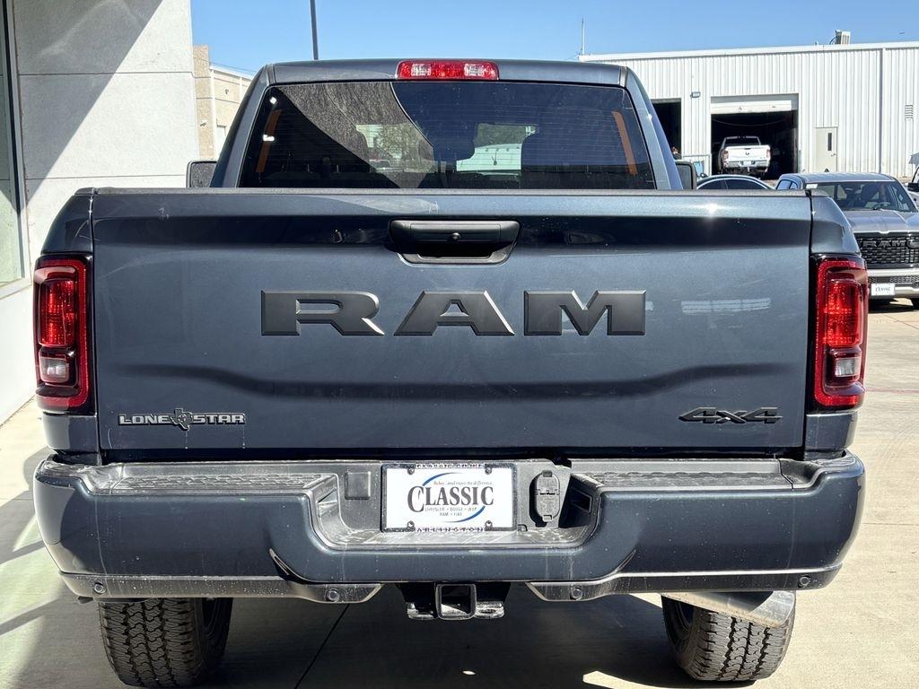 RAM 2500 Big Horn Crew Cab 4WD 2026