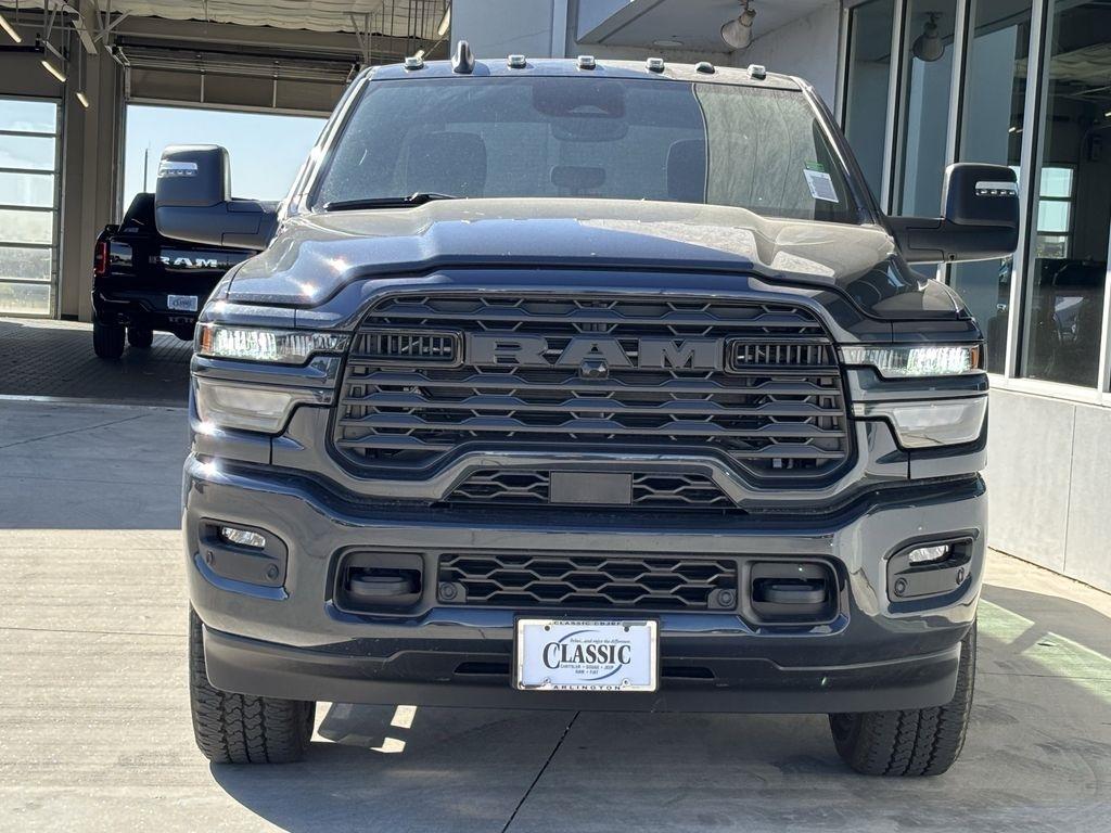 RAM 2500 Big Horn Crew Cab 4WD 2026