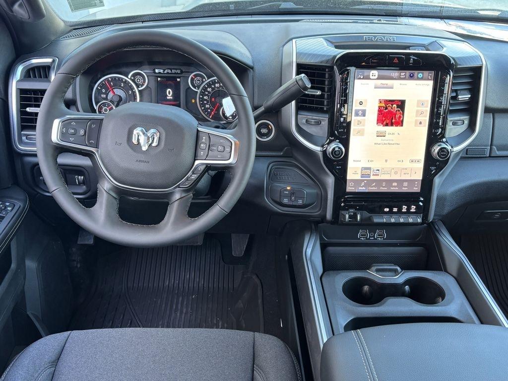 RAM 2500 Big Horn Crew Cab 4WD 2026