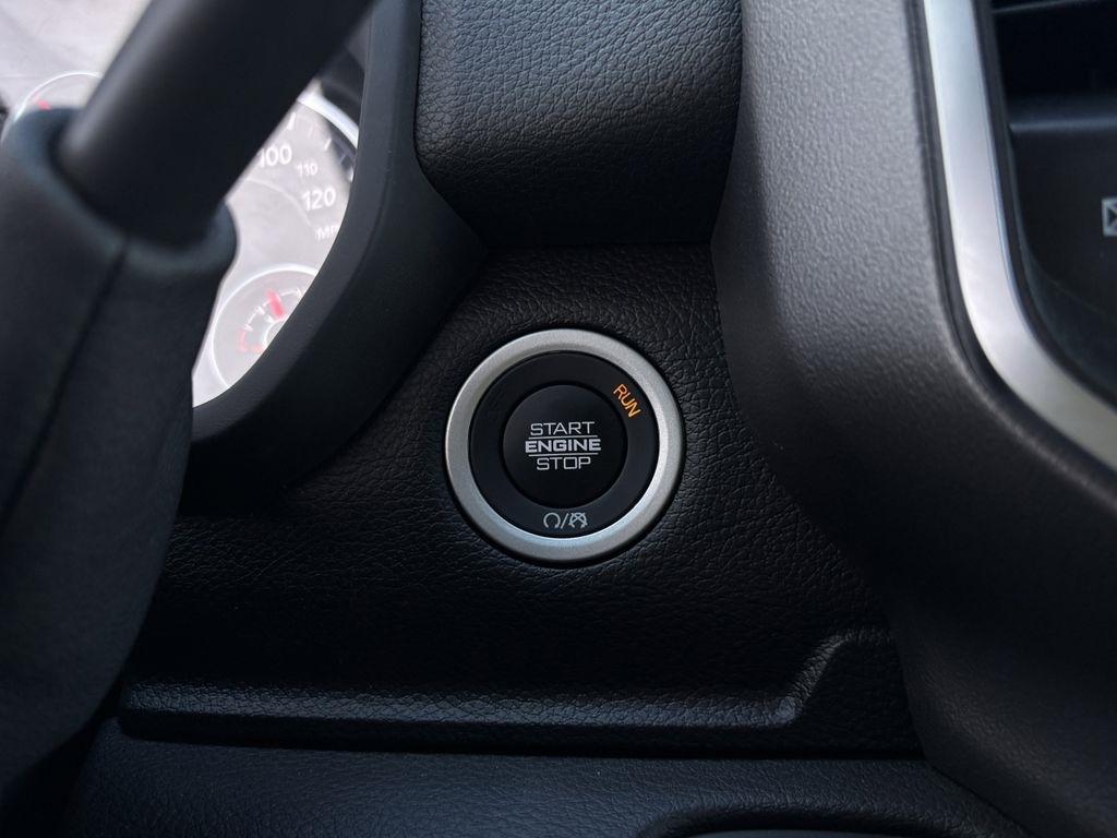 RAM 2500 Big Horn Crew Cab 4WD 2026