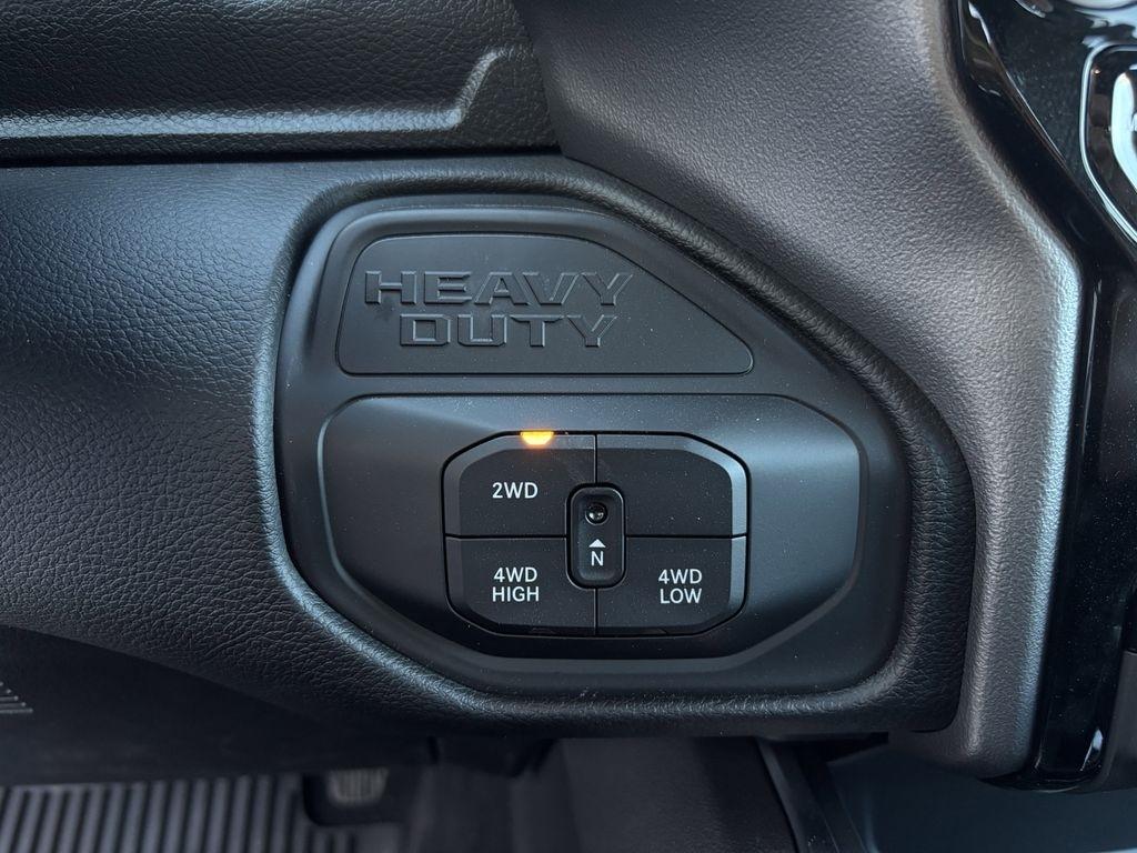 RAM 2500 Big Horn Crew Cab 4WD 2026