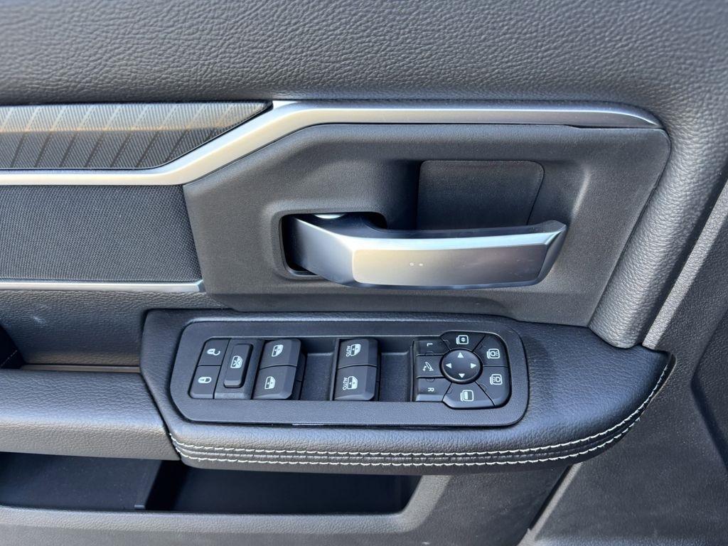 RAM 2500 Big Horn Crew Cab 4WD 2026