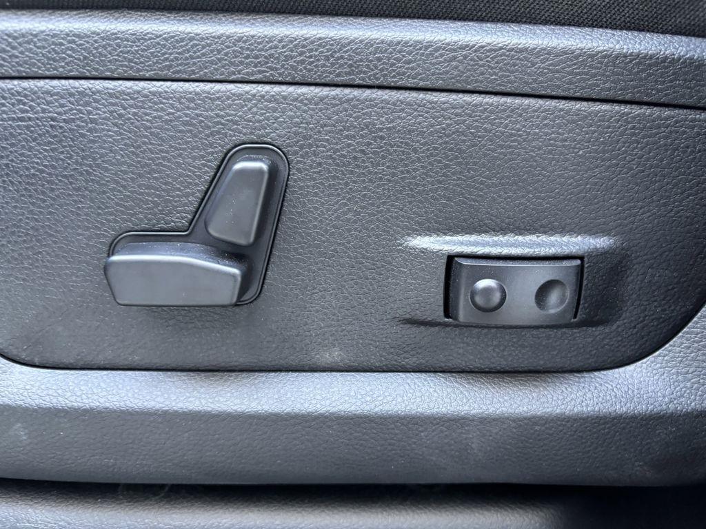 RAM 2500 Big Horn Crew Cab 4WD 2026