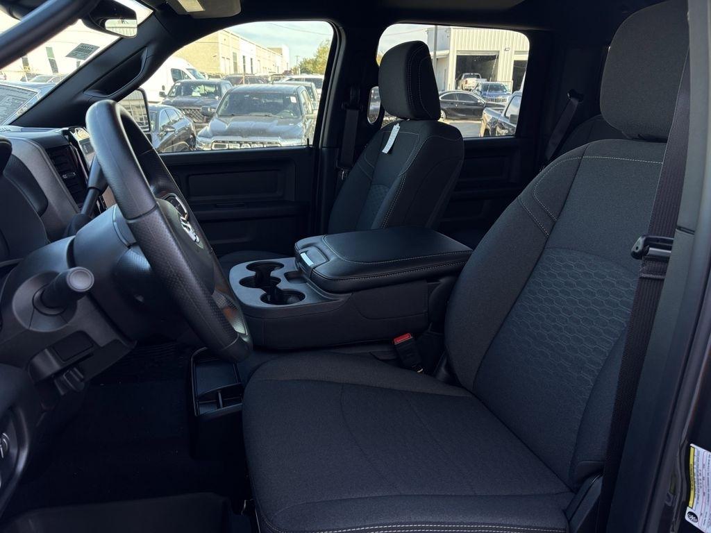 RAM 2500 Tradesman Crew Cab SWB 4WD 2026