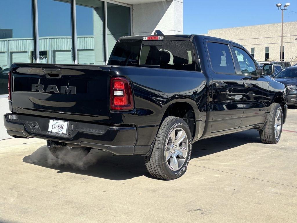 RAM 1500 Tradesman Crew Cab SWB 2WD 2025