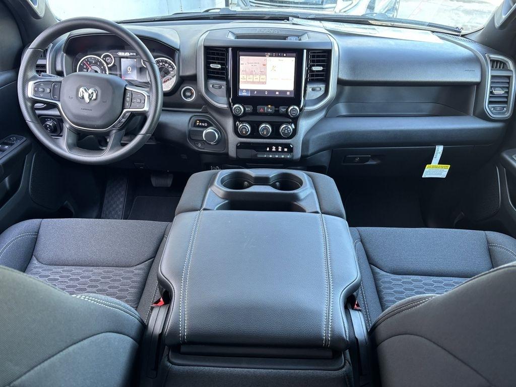 RAM 1500 Tradesman Crew Cab SWB 2WD 2025