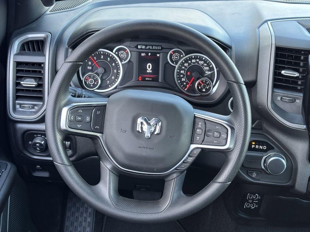 RAM 1500 Tradesman Crew Cab SWB 2WD 2025