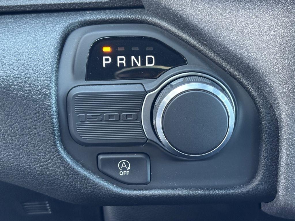 RAM 1500 Tradesman Crew Cab SWB 2WD 2025