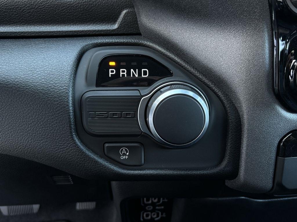 RAM 1500 Tradesman Crew Cab SWB 2WD 2025