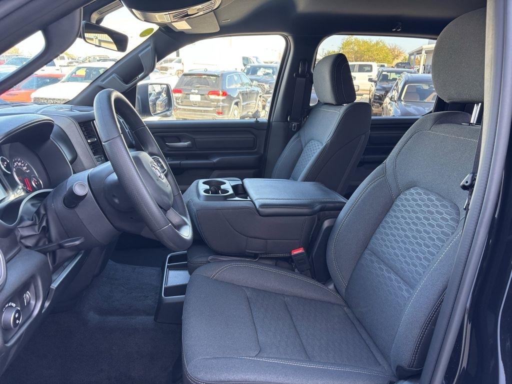 RAM 1500 Tradesman Crew Cab SWB 2WD 2025