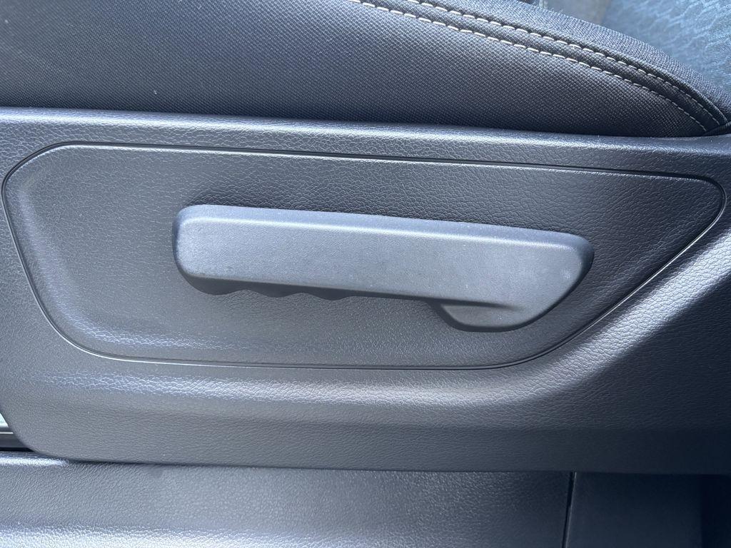 RAM 1500 Tradesman Crew Cab SWB 2WD 2025