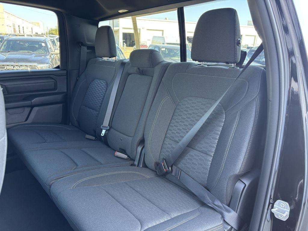 RAM 1500 Tradesman Crew Cab SWB 2WD 2025