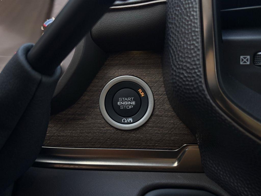 RAM 2500 Limited Crew Cab 4WD 2026