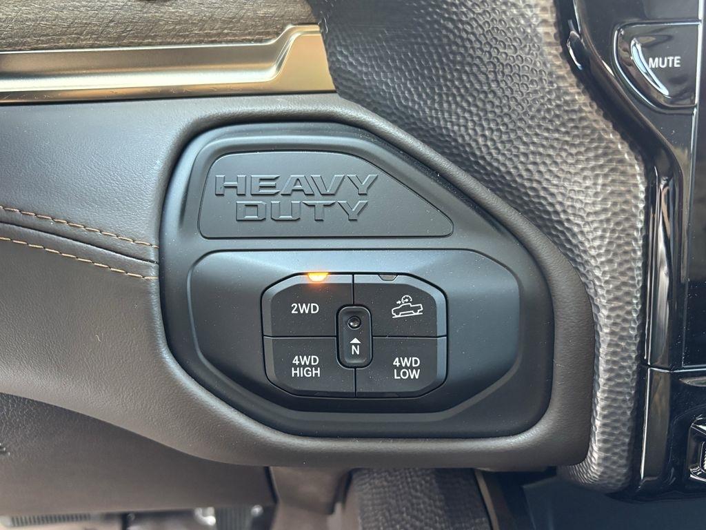 RAM 2500 Limited Crew Cab 4WD 2026