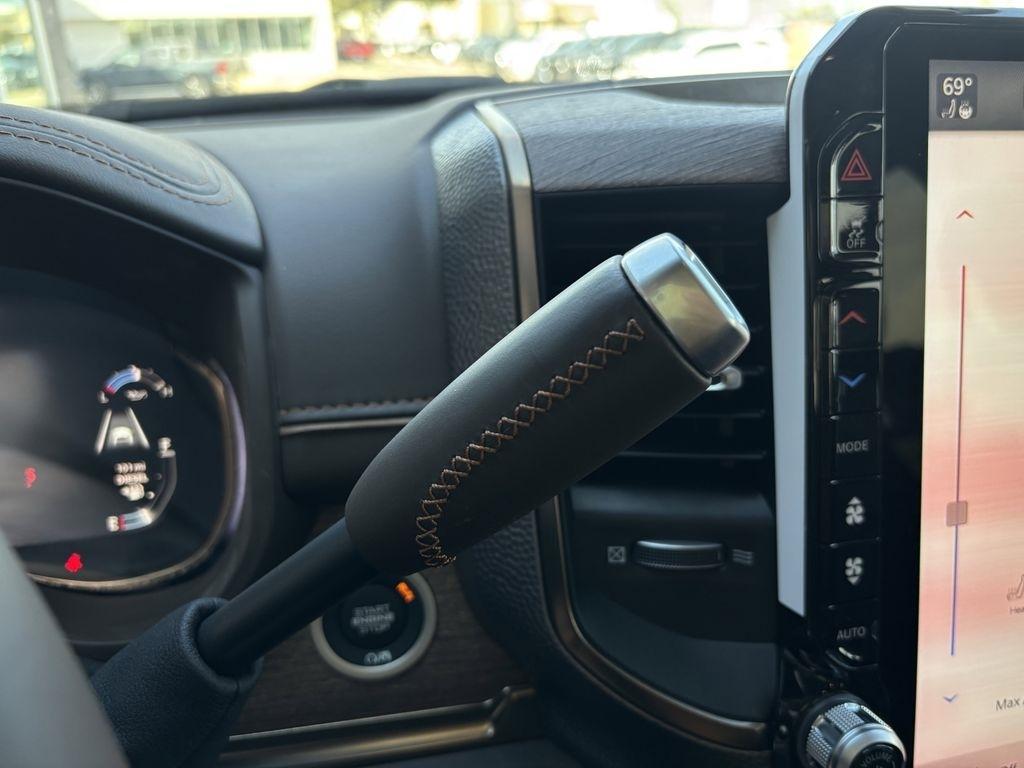 RAM 2500 Limited Crew Cab 4WD 2026