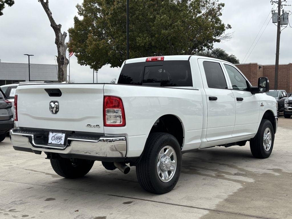 RAM 3500 Tradesman Crew Cab 4WD 2024