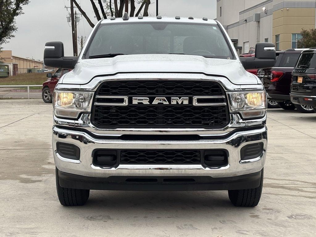 RAM 3500 Tradesman Crew Cab 4WD 2024