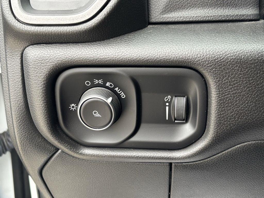 RAM 3500 Tradesman Crew Cab 4WD 2024