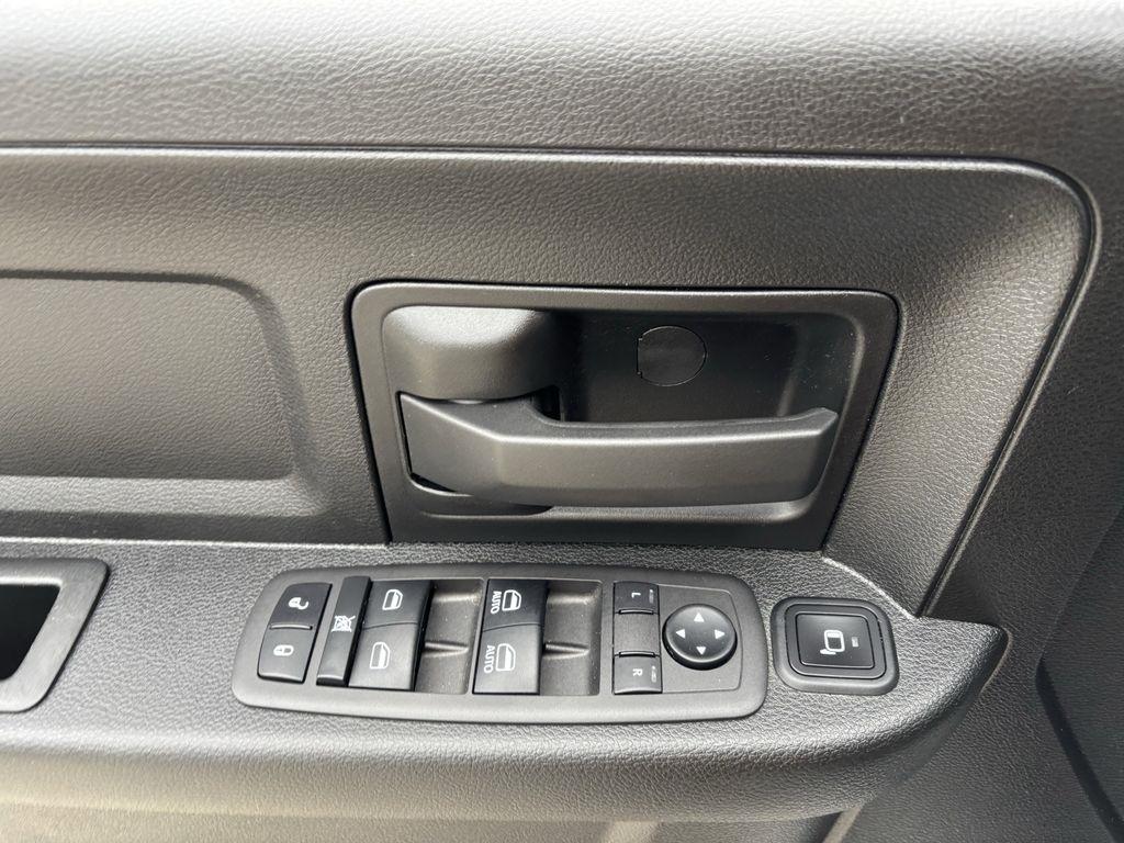 RAM 3500 Tradesman Crew Cab 4WD 2024