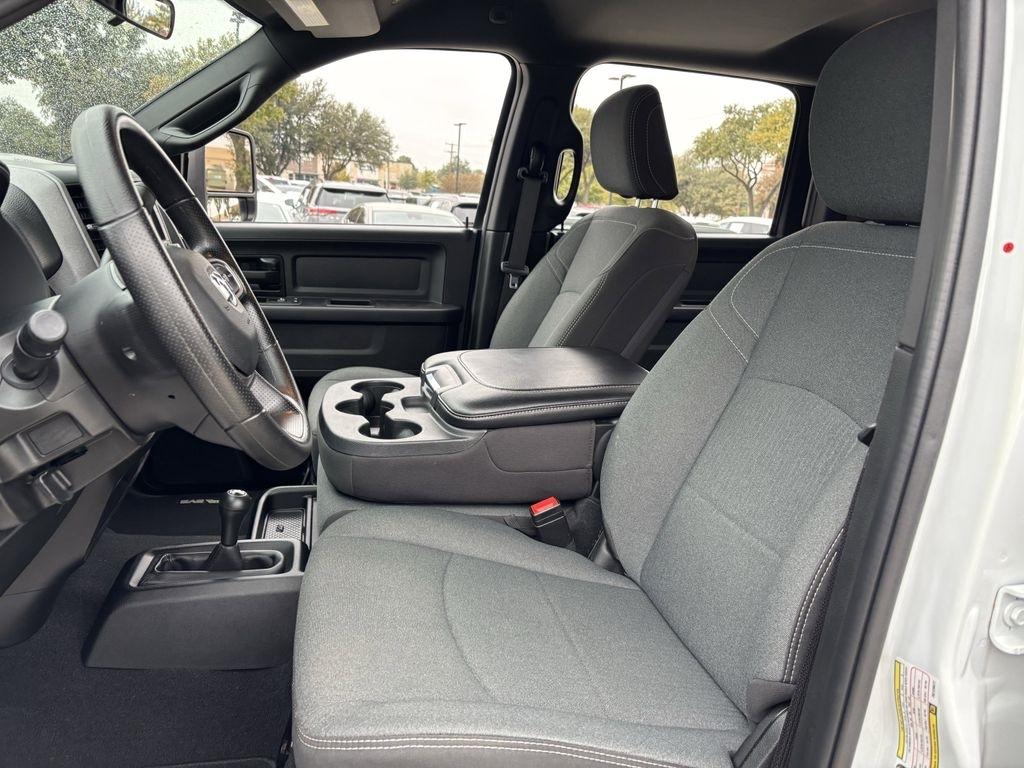 RAM 3500 Tradesman Crew Cab 4WD 2024