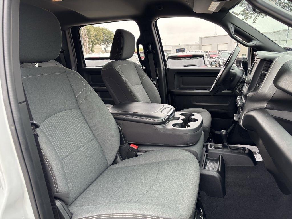 RAM 3500 Tradesman Crew Cab 4WD 2024