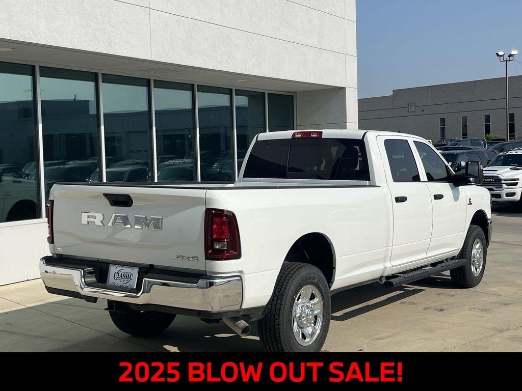 RAM 2500 Tradesman Crew Cab 4WD 2025
