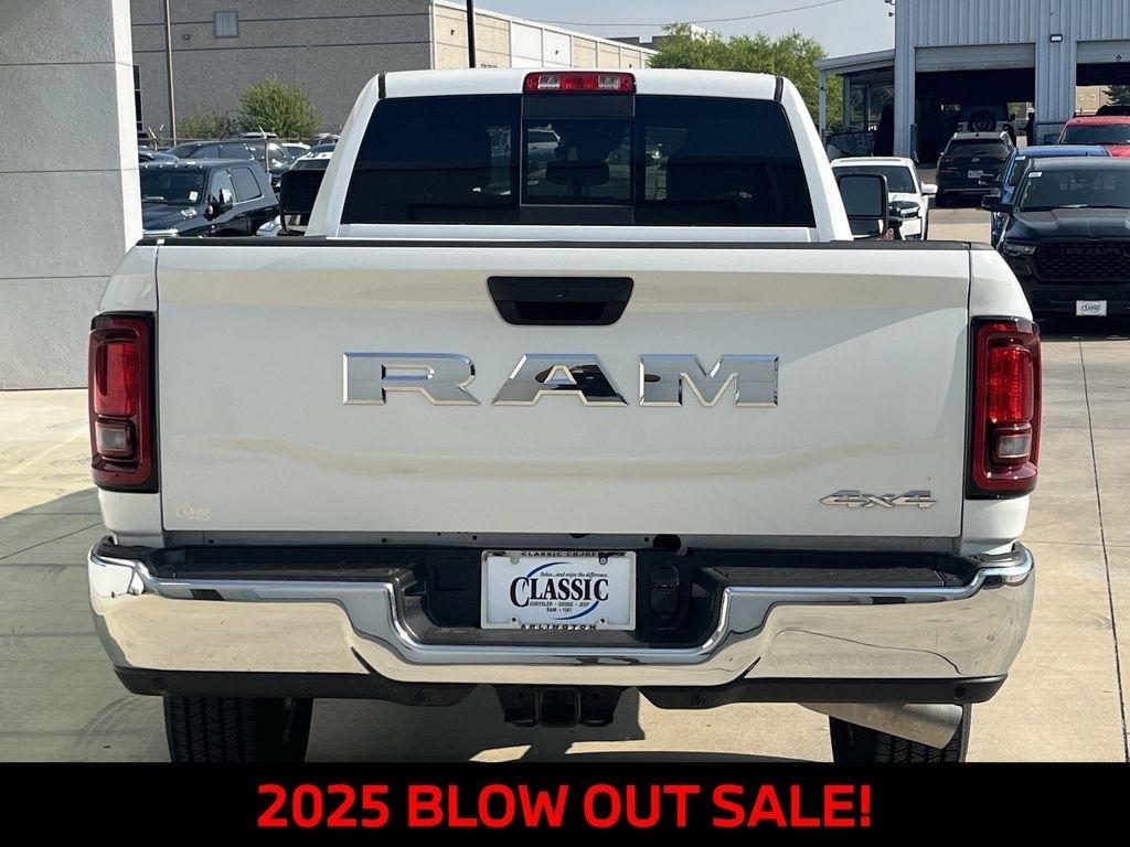 RAM 2500 Tradesman Crew Cab 4WD 2025