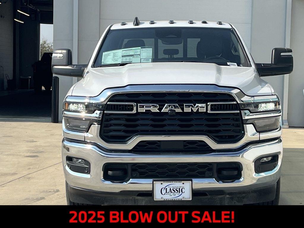 RAM 2500 Tradesman Crew Cab 4WD 2025
