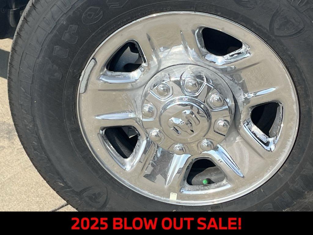 RAM 2500 Tradesman Crew Cab 4WD 2025