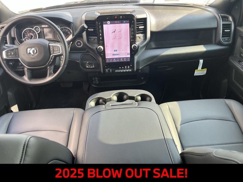 RAM 2500 Tradesman Crew Cab 4WD 2025